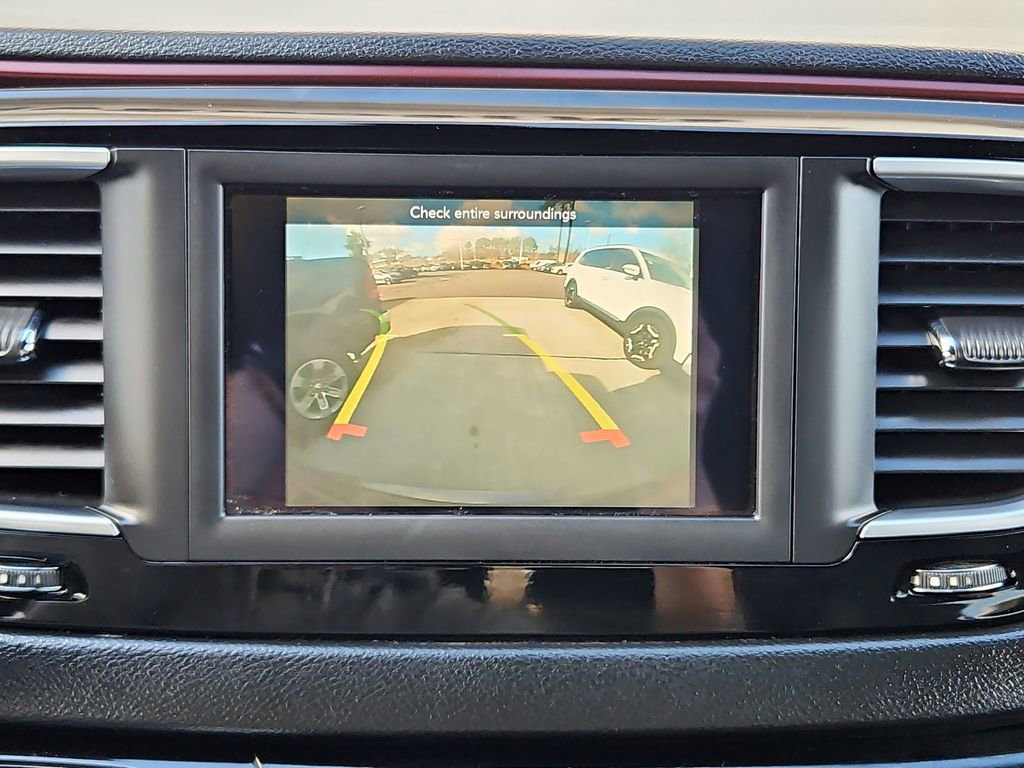 Used 2020 Chrysler Pacifica Touring-L image 18