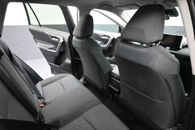 Used 2025 Toyota RAV4 XLE AWD/4WD image 20
