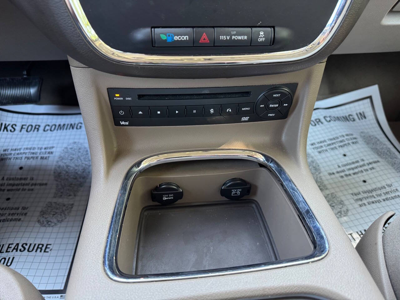 Used 2013 Chrysler Town & Country Touring-L w/ Entertainment Group #2 FWD image 49