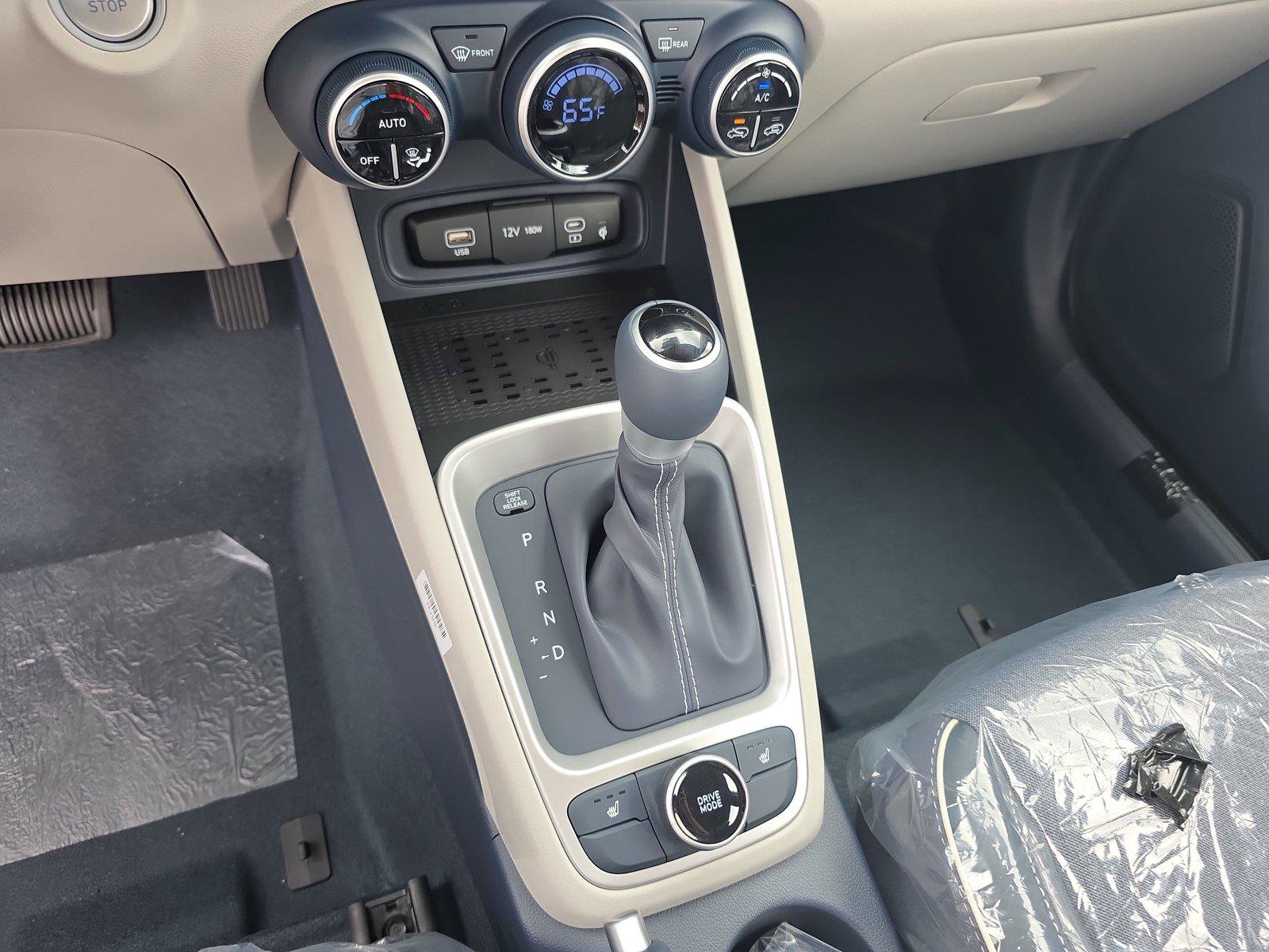 New 2026 Hyundai Venue SEL FWD image 18