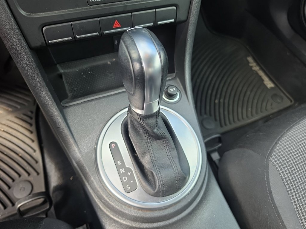 Used 2019 Volkswagen Beetle 2.0T S FWD image 16