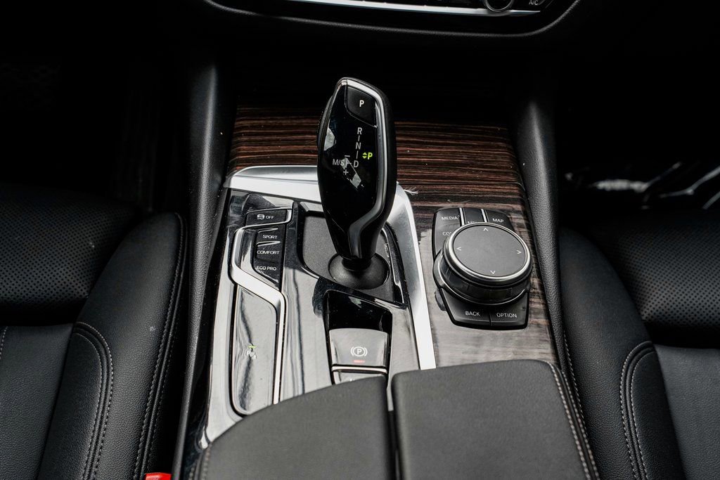 Used 2022 BMW 530i xDrive w/ Convenience Package image 15