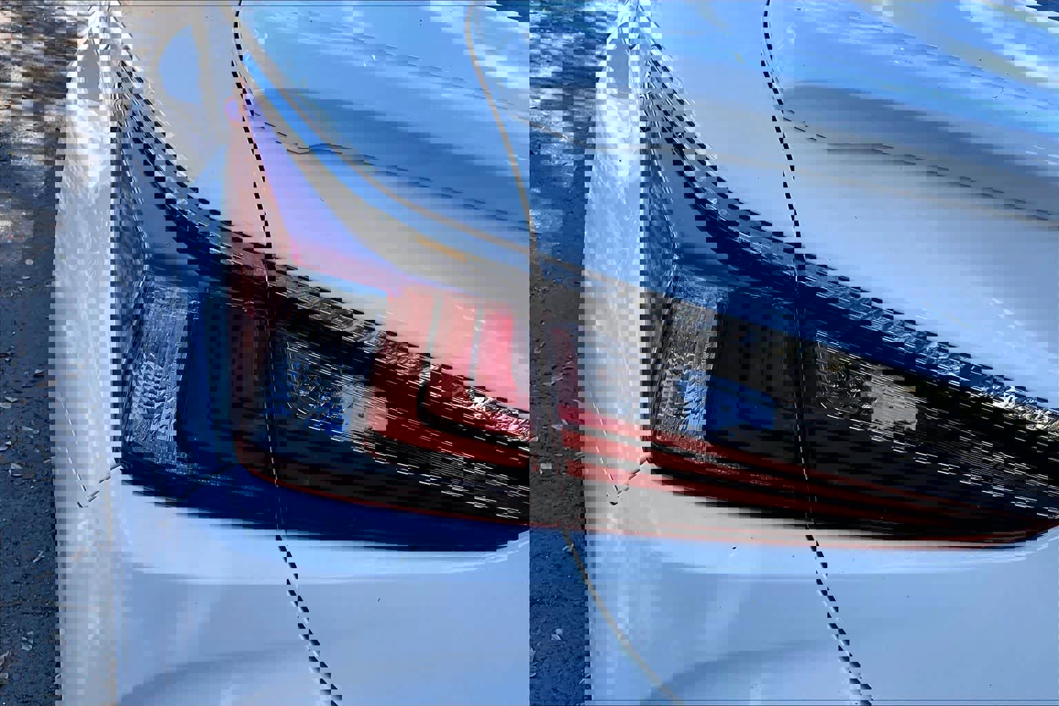 Used 2023 Lexus ES 350 F Sport w/ Accessory Package (Z2) image 29