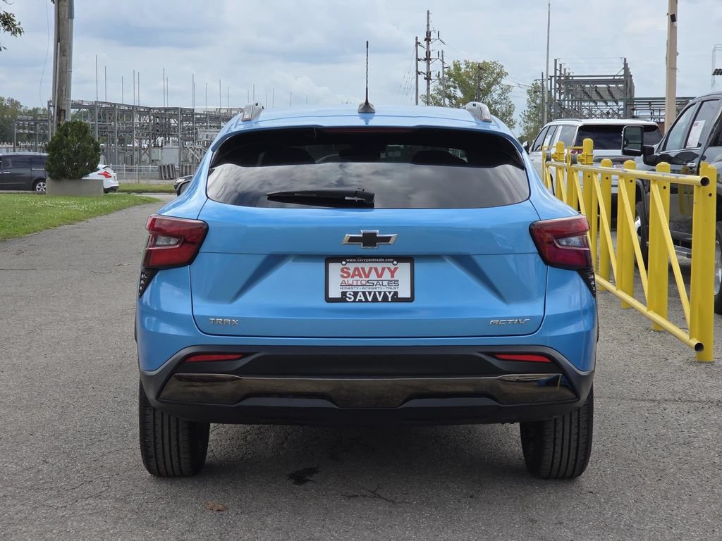 Used 2025 Chevrolet Trax ACTIV w/ Sunroof Package FWD image 14