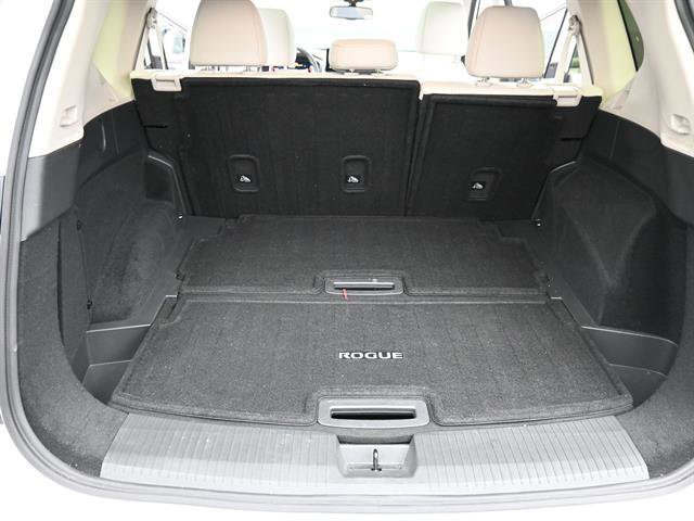 Used 2025 Nissan Rogue SL w/ Tech Package AWD/4WD image 18