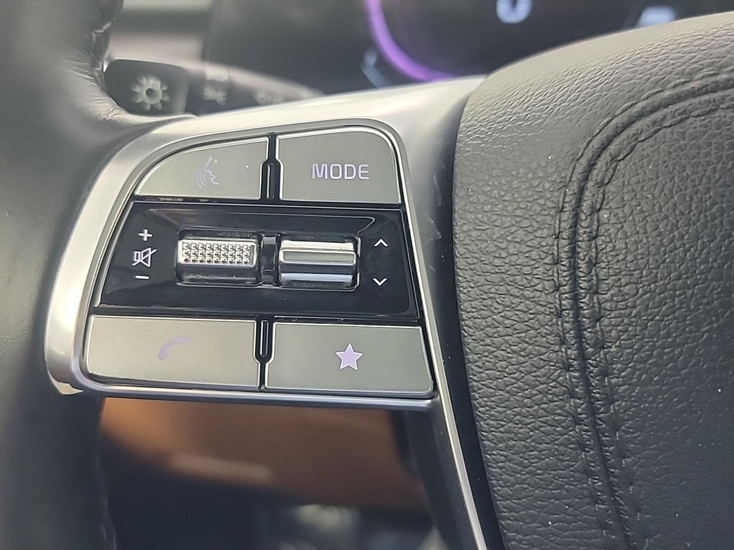 Used 2023 Kia Telluride EX X-Line image 28