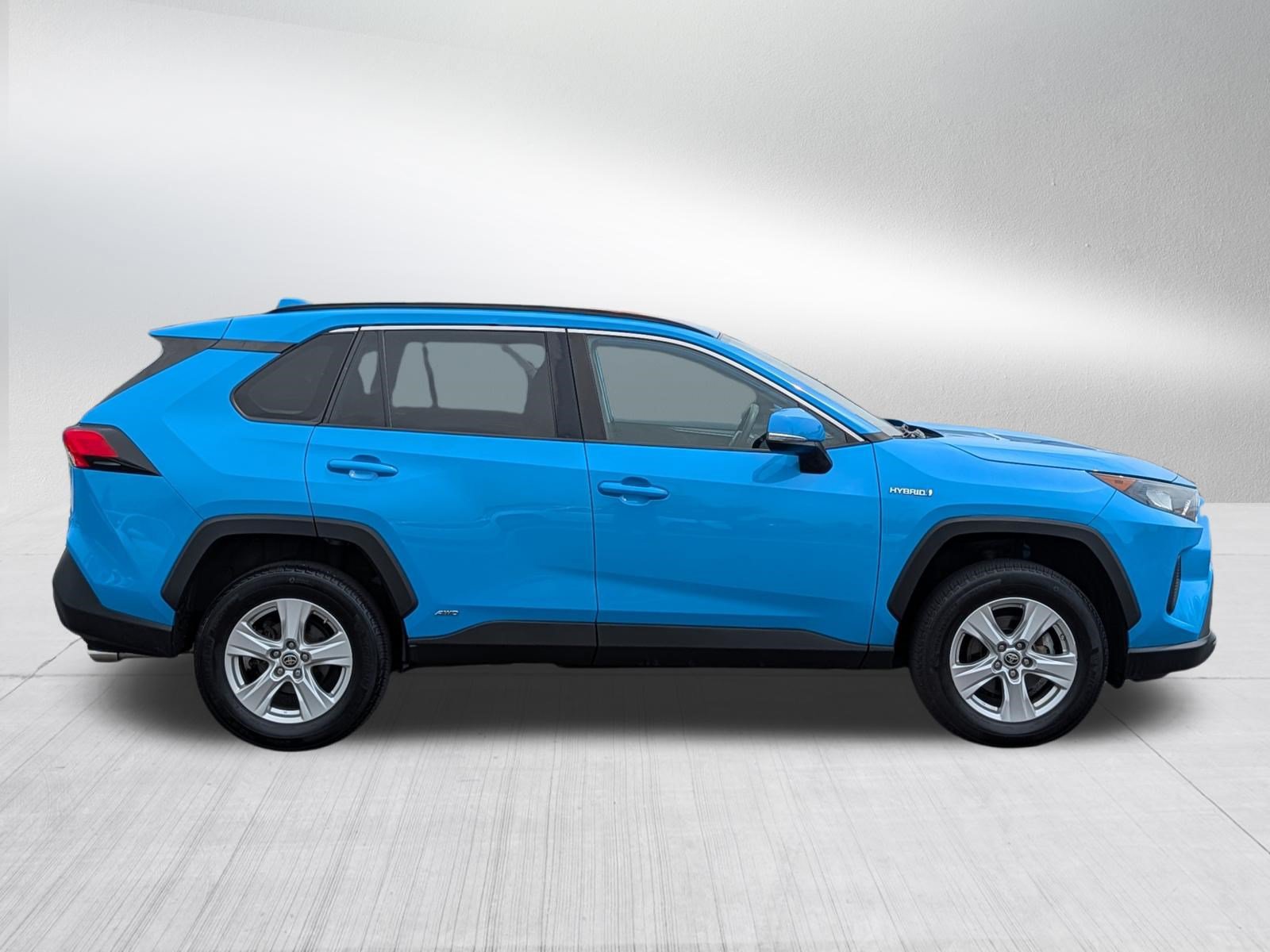 Used 2021 Toyota RAV4 LE AWD/4WD image 8