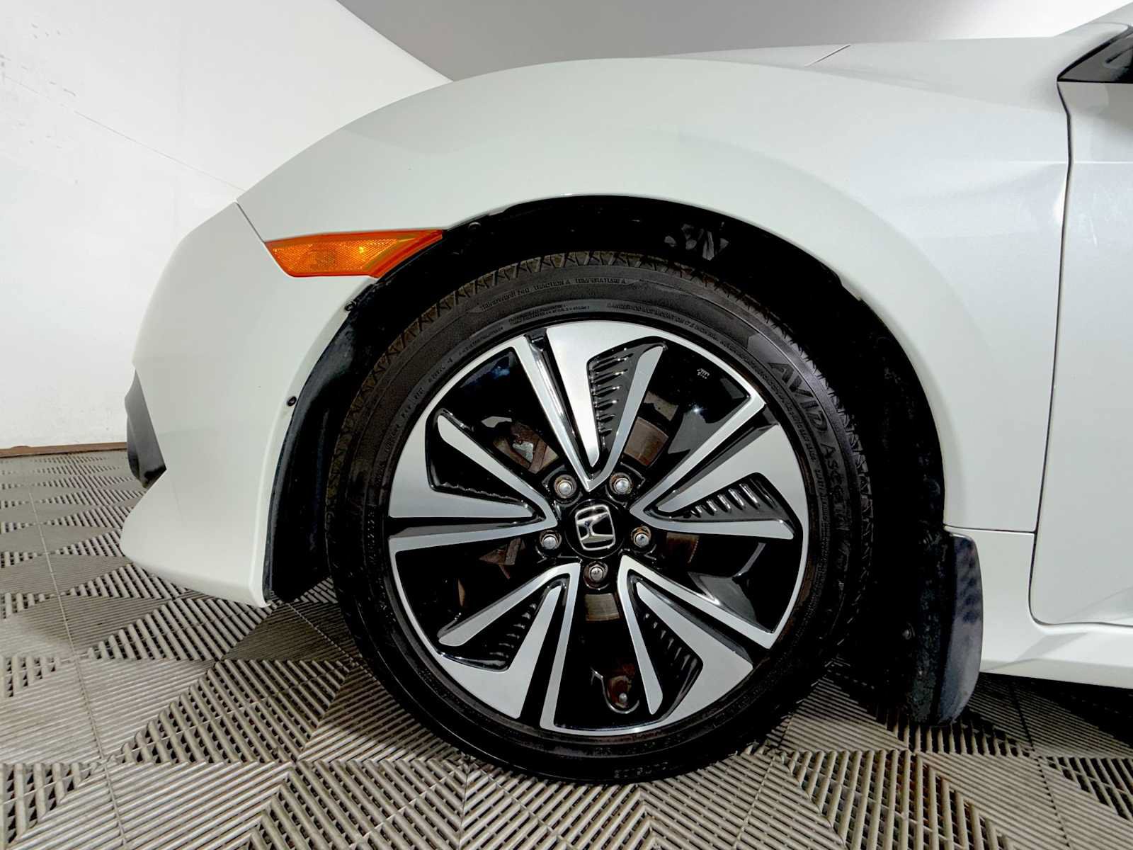 Used 2016 Honda Civic EX-L image 8