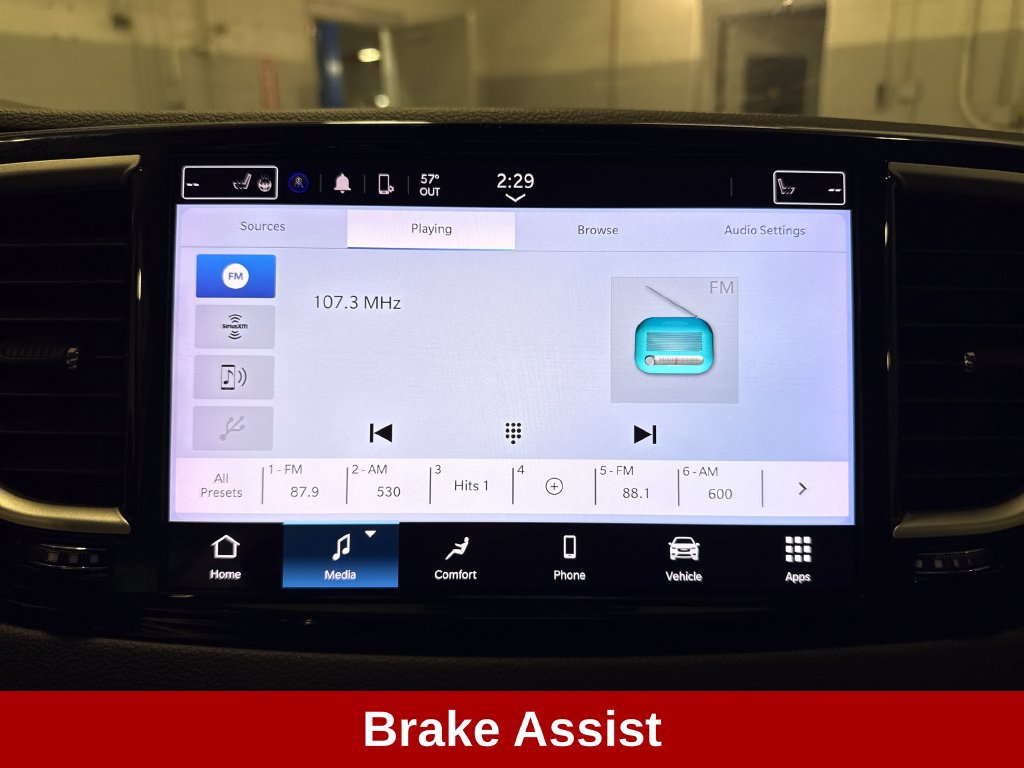 Used 2023 Chrysler Pacifica Touring-L FWD image 11