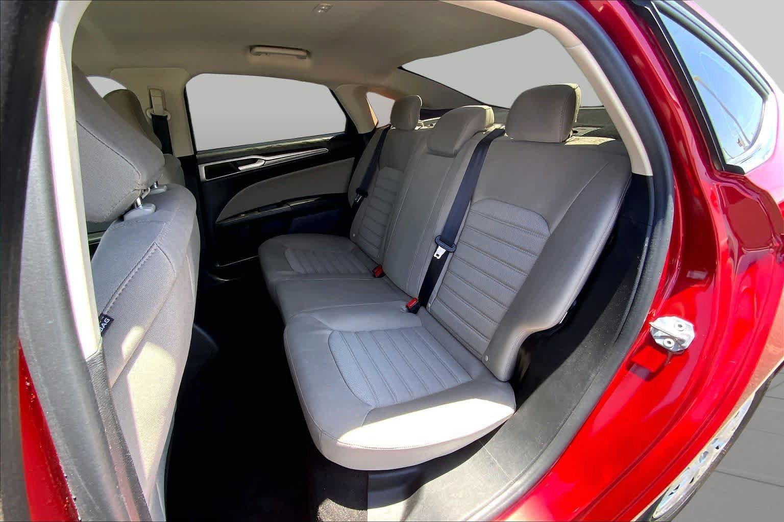 Used 2020 Ford Fusion S FWD image 21
