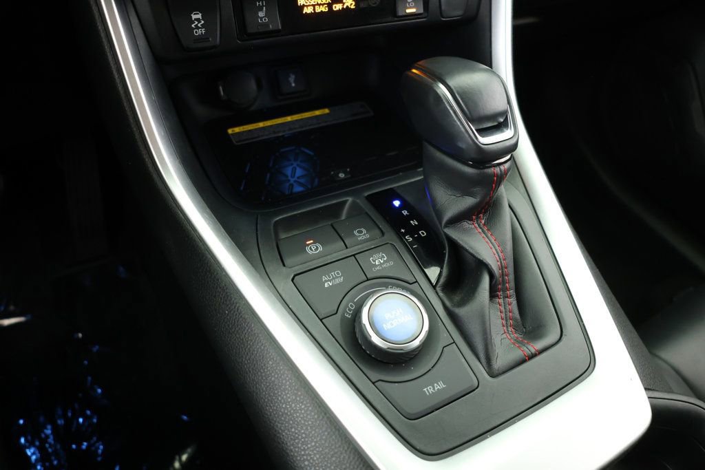 Used 2021 Toyota RAV4 XSE w/ Weather Package image 15