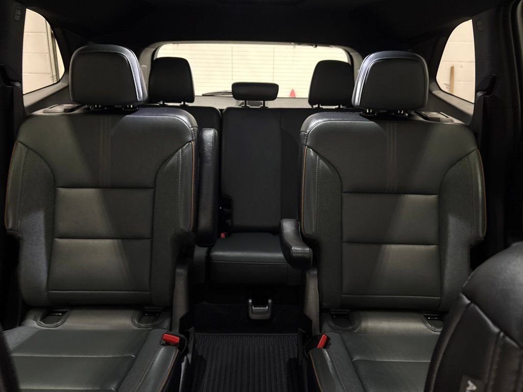 Certified 2025 GMC Acadia AT4 w/ LPO, Floor Liner Package AWD/4WD image 29