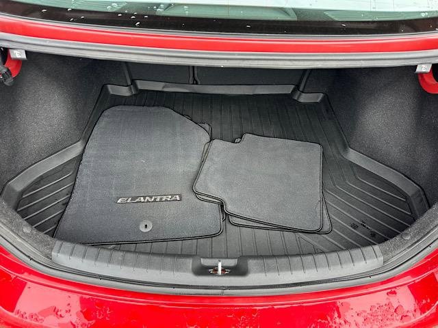 Used 2018 Hyundai Elantra SE image 20