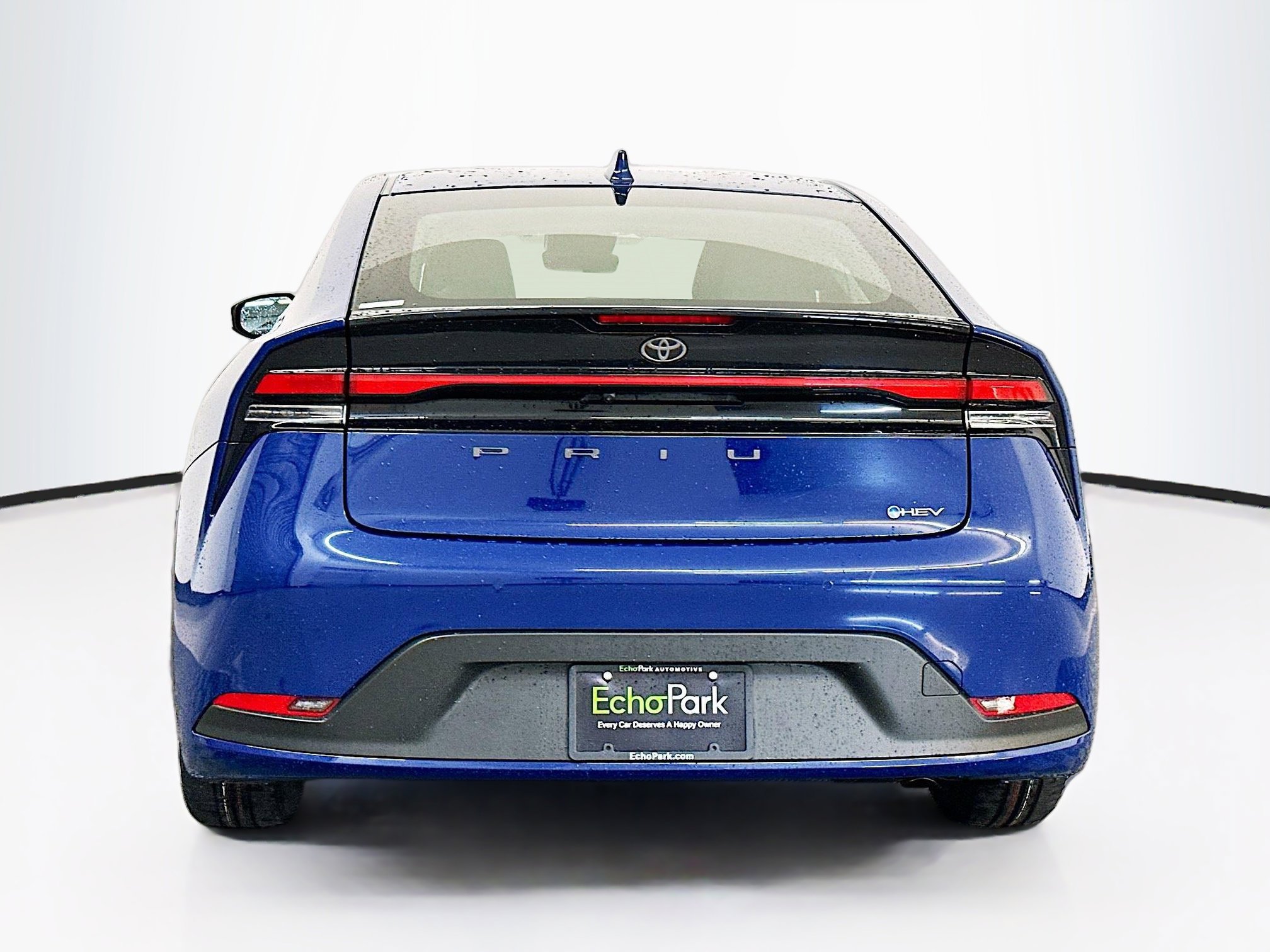 Used 2025 Toyota Prius LE FWD image 7