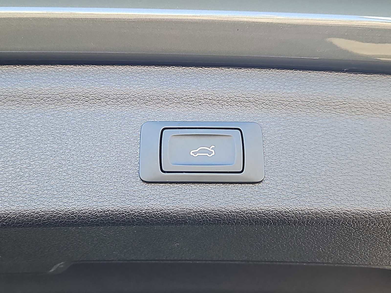 Used 2022 Audi Q3 2.0T Premium image 23