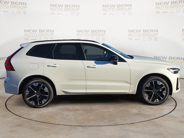 New 2026 Volvo XC60 T8 Plus w/ Protection Package Premier AWD/4WD image 6
