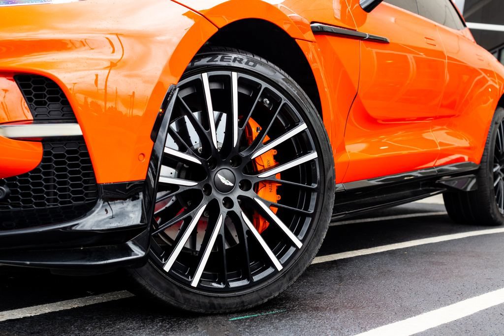 Used 2023 Aston Martin DBX 707 AWD/4WD image 2