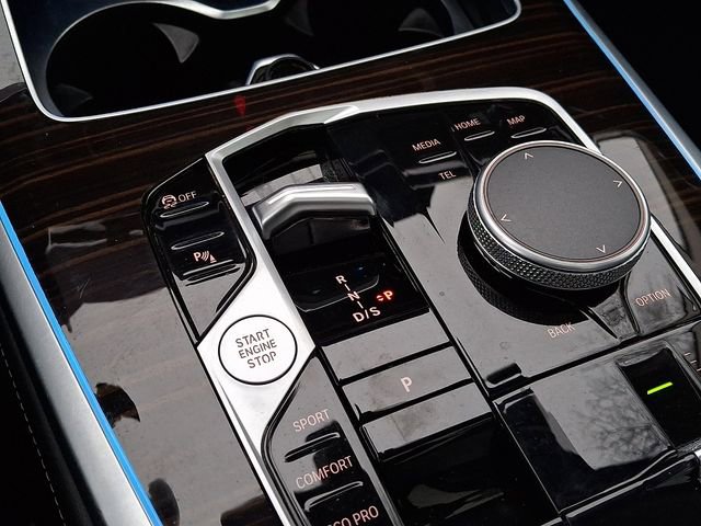 Used 2025 BMW X7 xDrive40i image 18