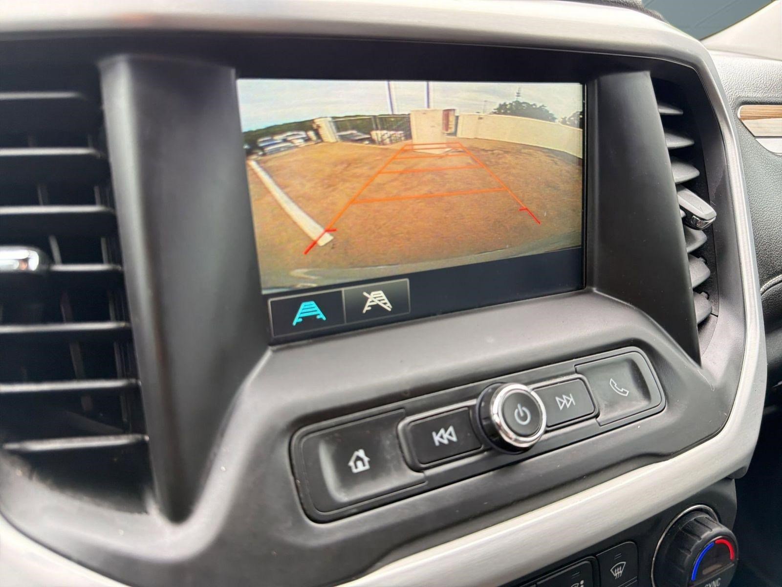 Used 2017 GMC Acadia SLE image 22