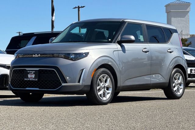 Certified 2025 Kia Soul LX w/ LX Technology Package FWD image 10