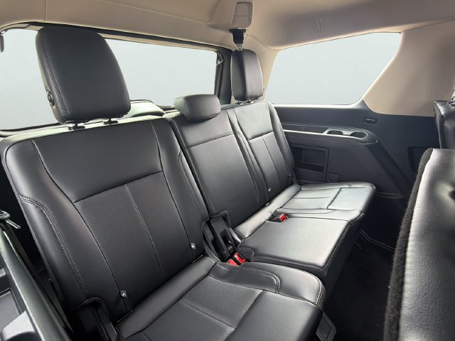 Used 2024 Ford Expedition XLT RWD image 14