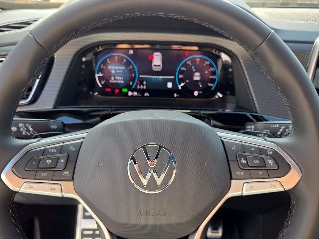 New 2026 Volkswagen Atlas Cross Sport SEL Premium R-Line AWD/4WD image 26