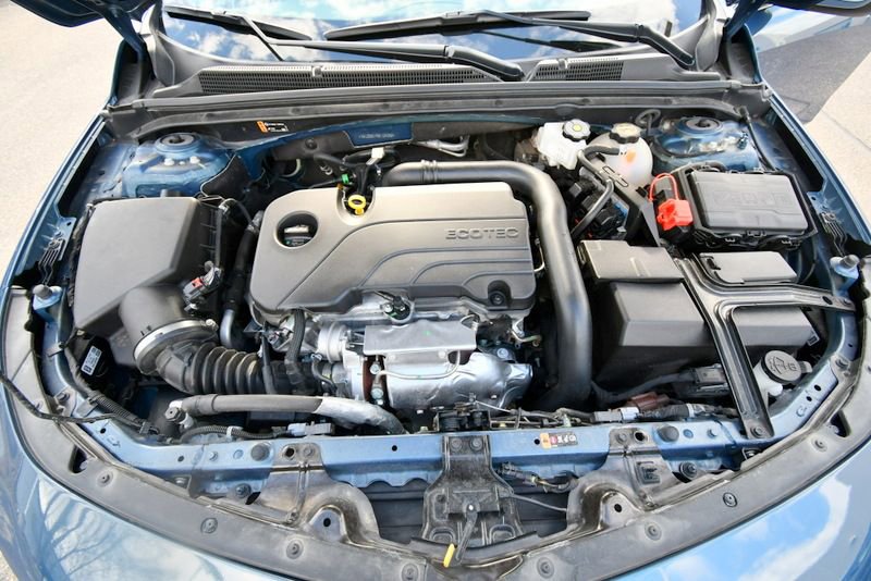 Used 2025 Chevrolet Malibu LT FWD image 13