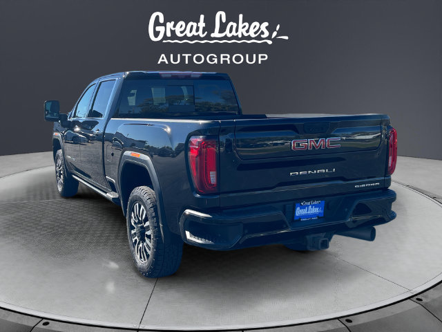 Used 2022 GMC Sierra 2500 Denali w/ Denali Black Diamond Edition AWD/4WD image 3