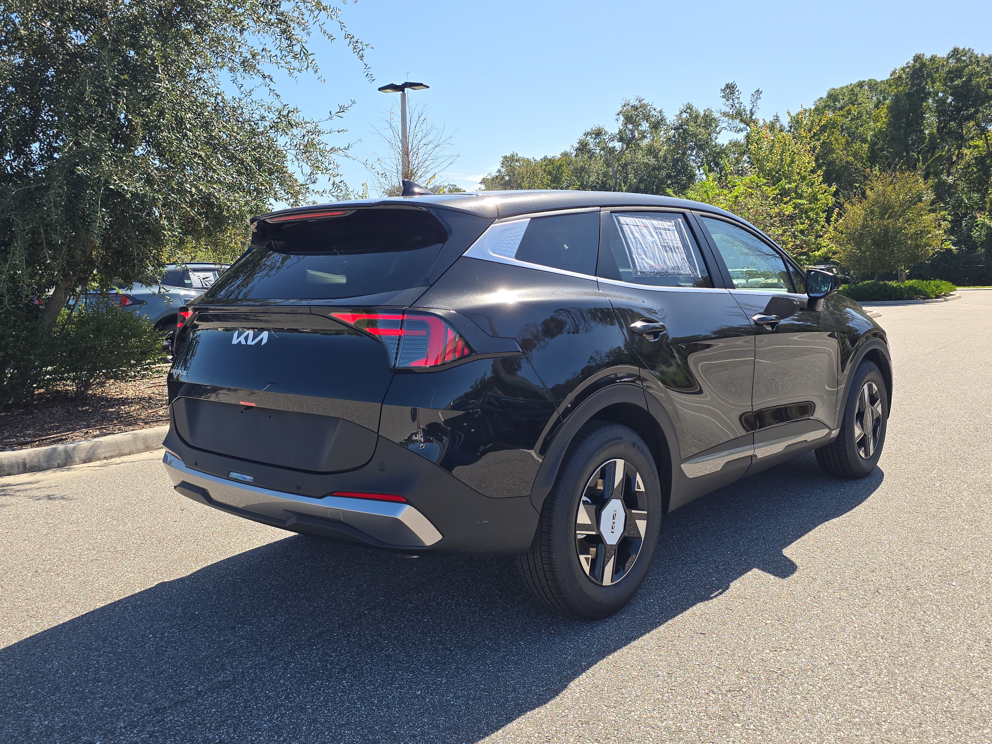 New 2027 Kia Sportage LX FWD image 8