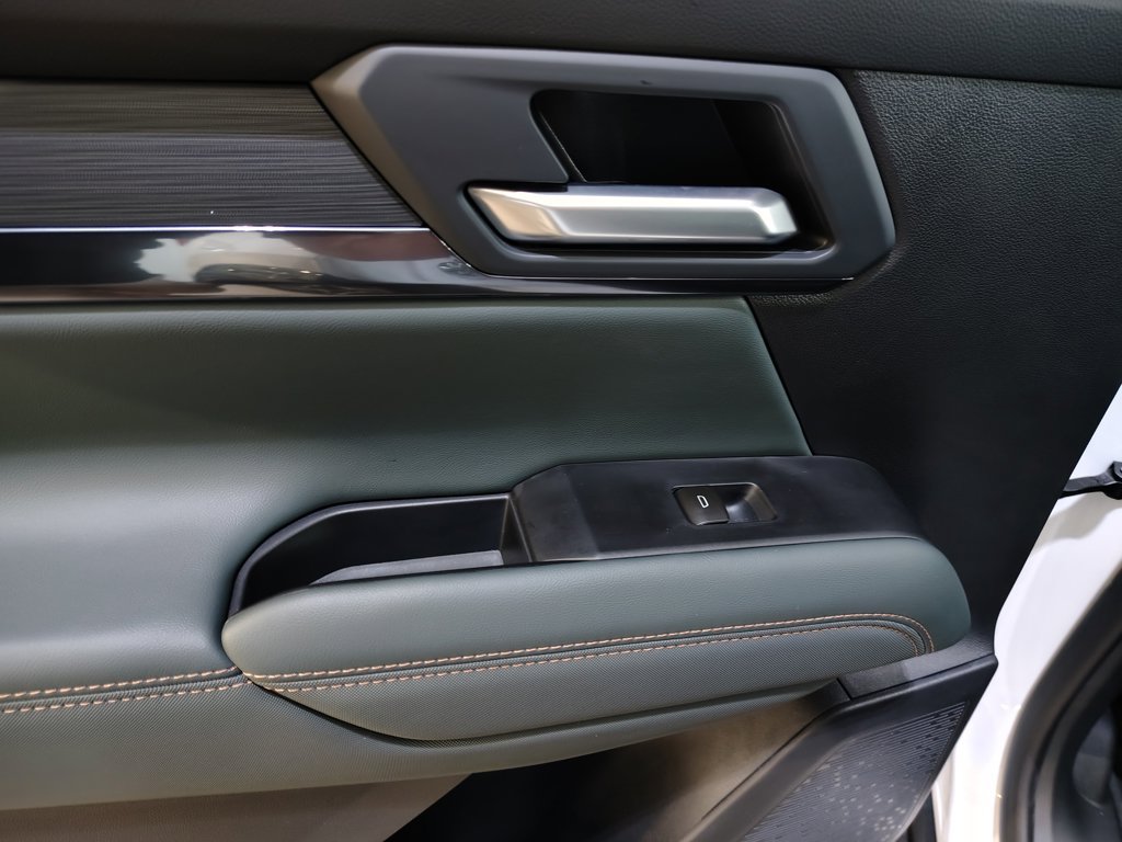 New 2026 GMC Terrain AT4 w/ Technology Package II AWD/4WD image 31