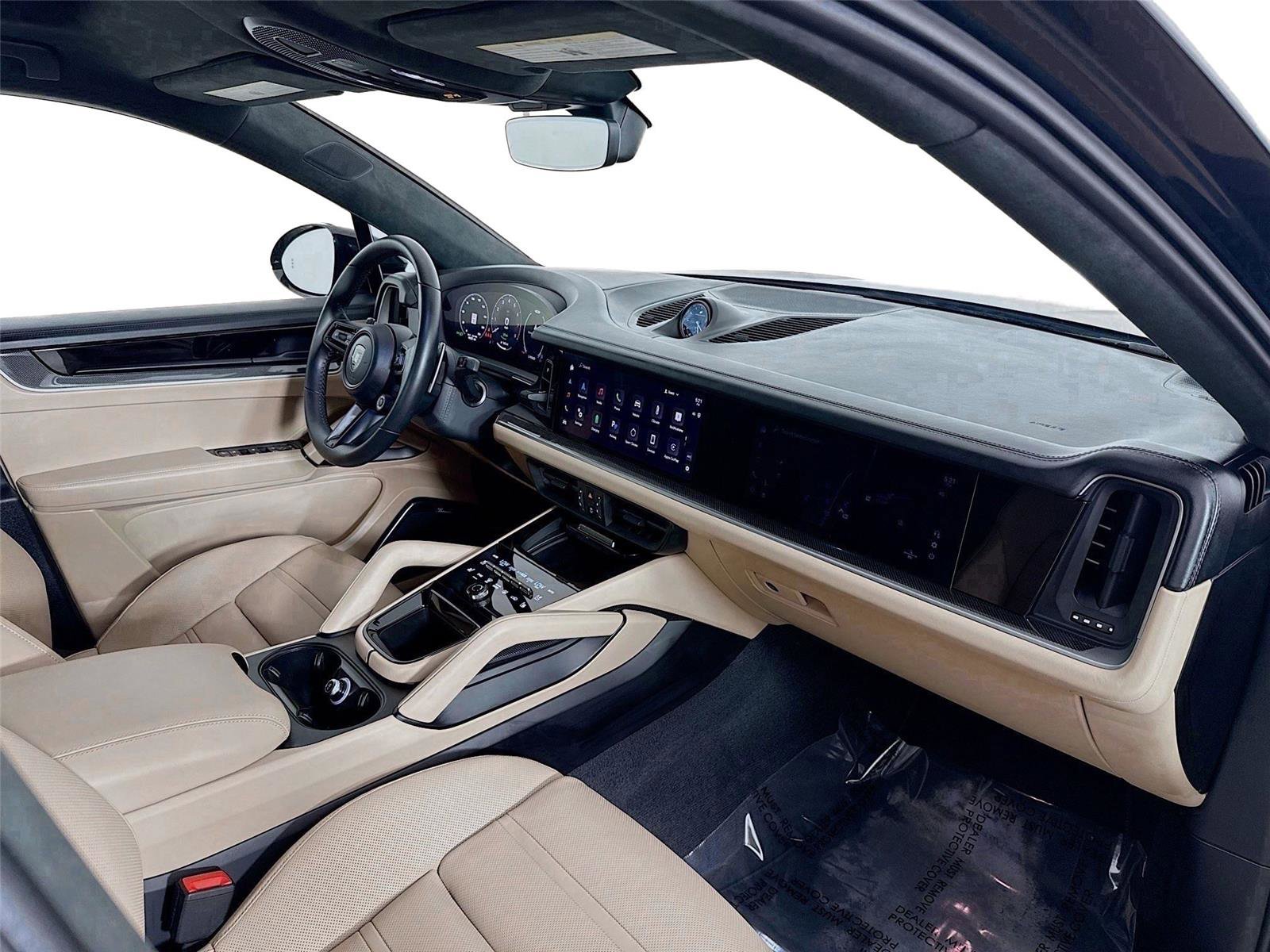 Used 2025 Porsche Cayenne Turbo AWD/4WD image 26