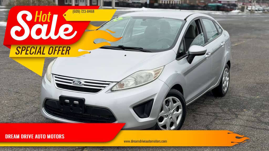 Used 2012 Ford Fiesta SE w/ Winter Pkg FWD image 1