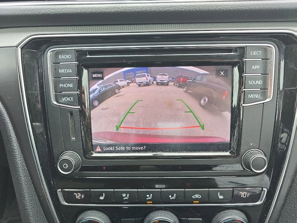 Used 2018 Volkswagen Passat 2.0T R-Line FWD image 18