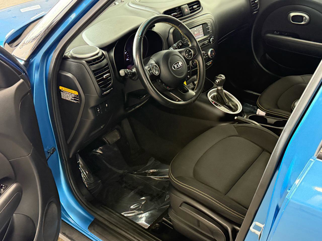 Used 2016 Kia Soul + w/ Designer's Package FWD image 4