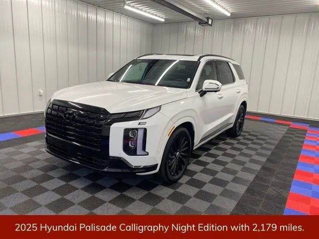 Used 2025 Hyundai Palisade Calligraphy image 3