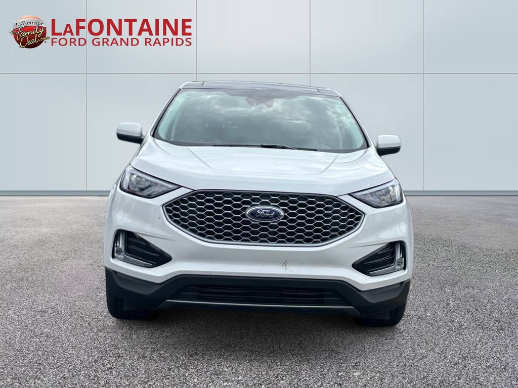 Used 2023 Ford Edge SEL w/ Convenience Package AWD/4WD image 2