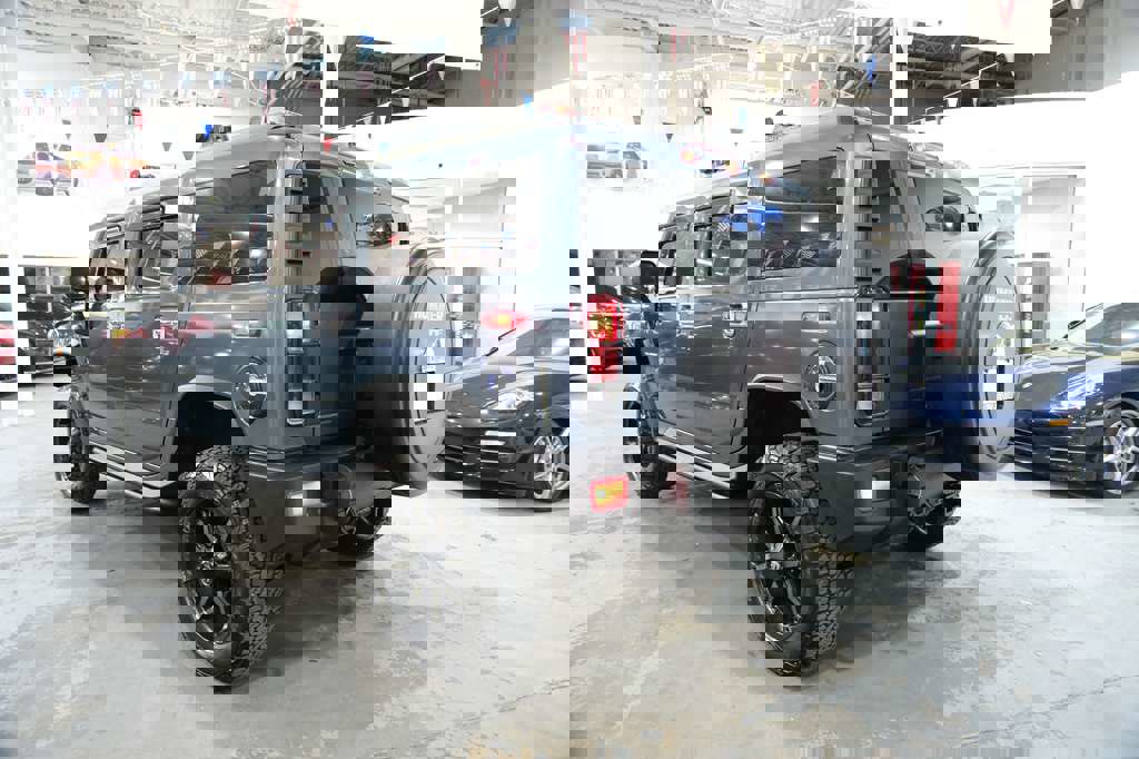 Used 2005 HUMMER H2 w/ Preferred Equipment Group image 8