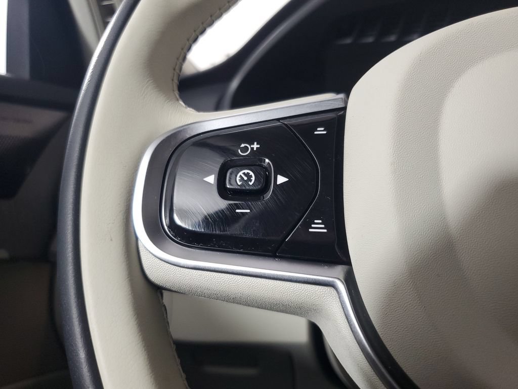 Certified 2025 Volvo XC90 B5 Plus w/ Protection Package AWD/4WD image 26