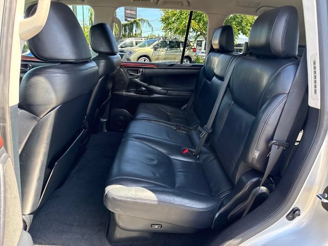 Used 2011 Lexus LX 570 4WD w/ Luxury Pkg image 12