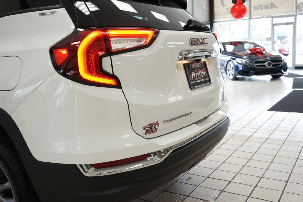 Used 2023 GMC Terrain SLT FWD image 13