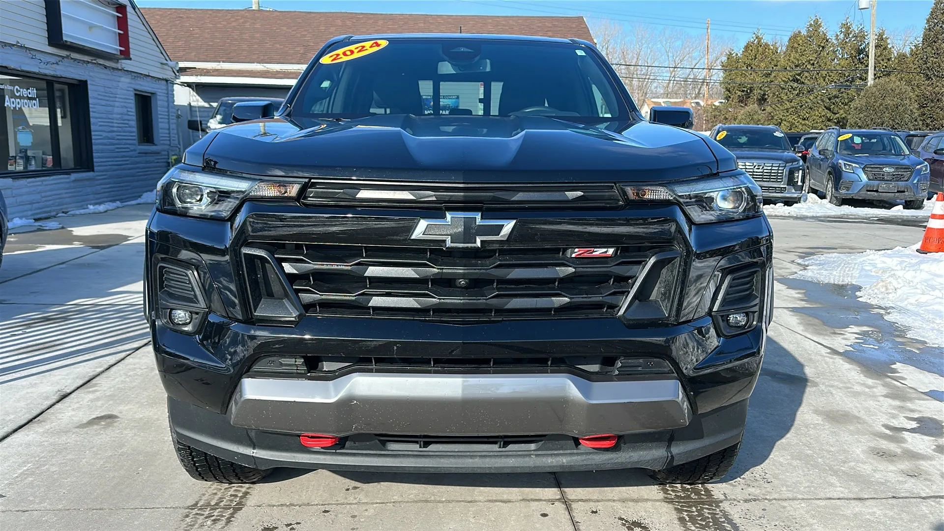 Used 2024 Chevrolet Colorado Z71 w/ Z71 Convenience Package 2 image 2