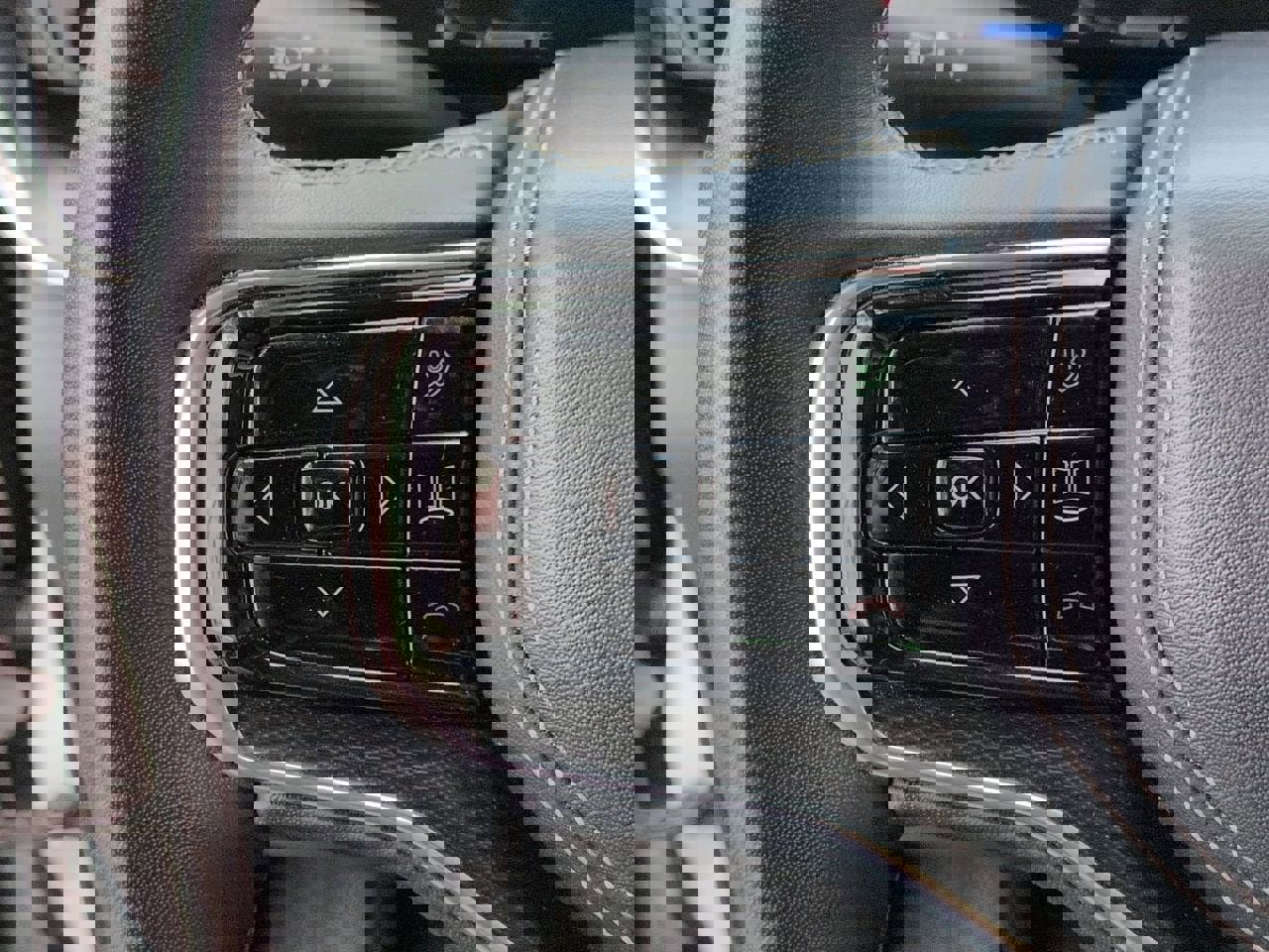 Used 2024 Jeep Grand Wagoneer L Series II w/ Quick Order Packagew 28T AWD/4WD image 11