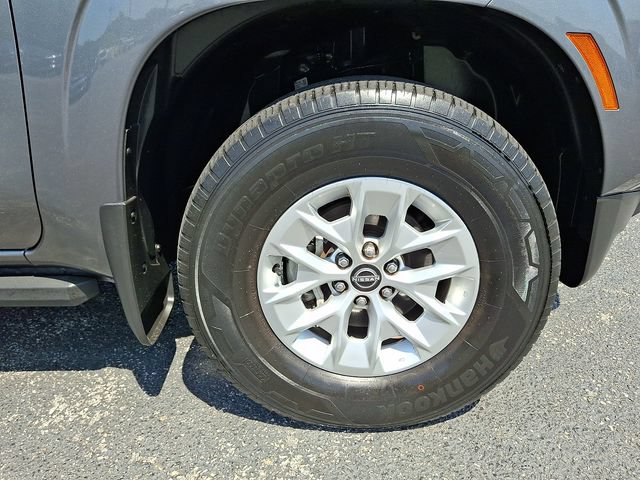 Used 2024 Nissan Frontier SV w/ Tow Package AWD/4WD image 9