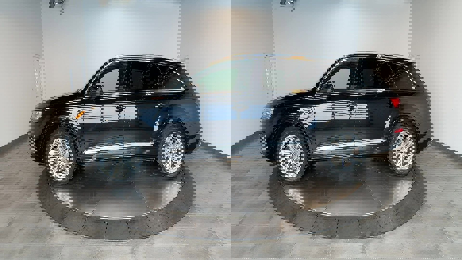 Used 2021 Audi Q7 2.0T Premium Plus w/ Executive Package image 5