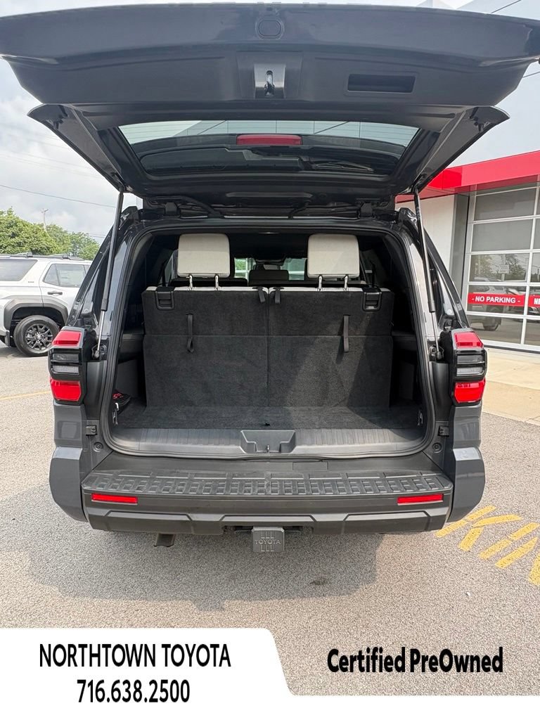 Used 2025 Toyota 4Runner SR5 AWD/4WD image 10