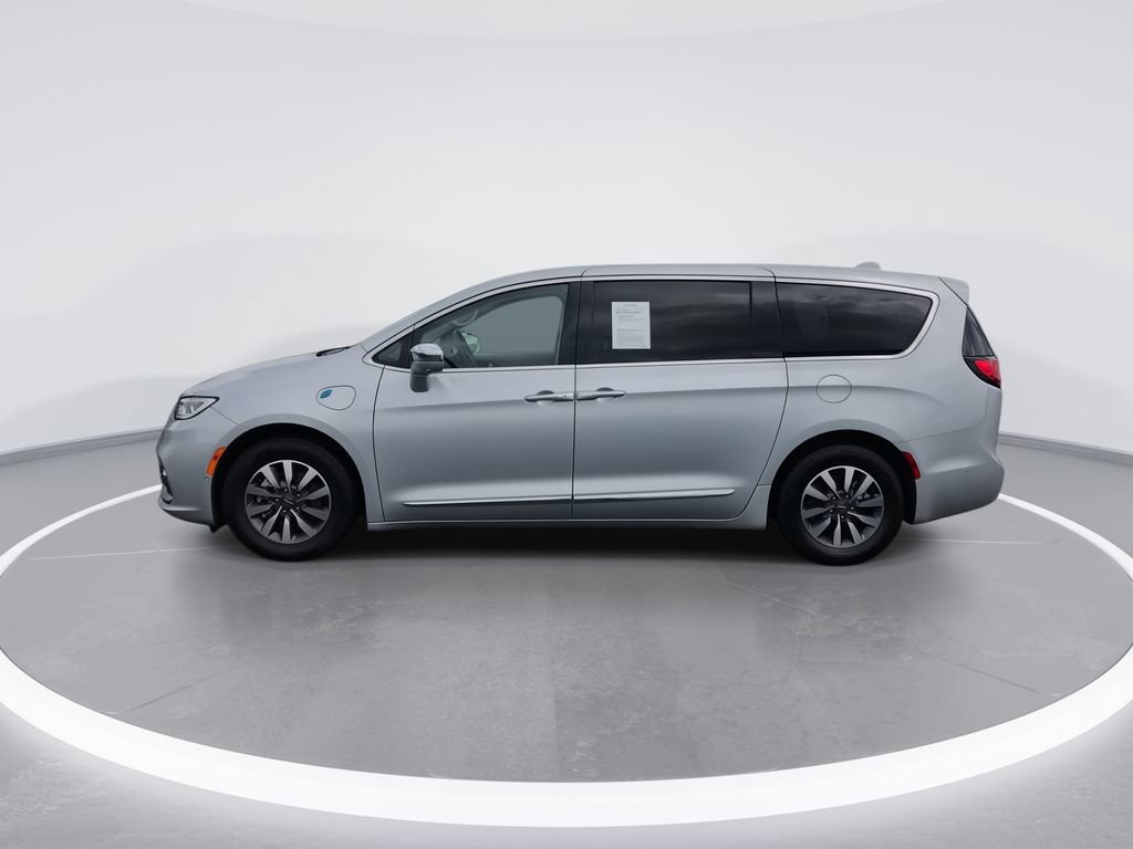 Used 2022 Chrysler Pacifica Limited w/ Uconnect Theater Family Group FWD image 5
