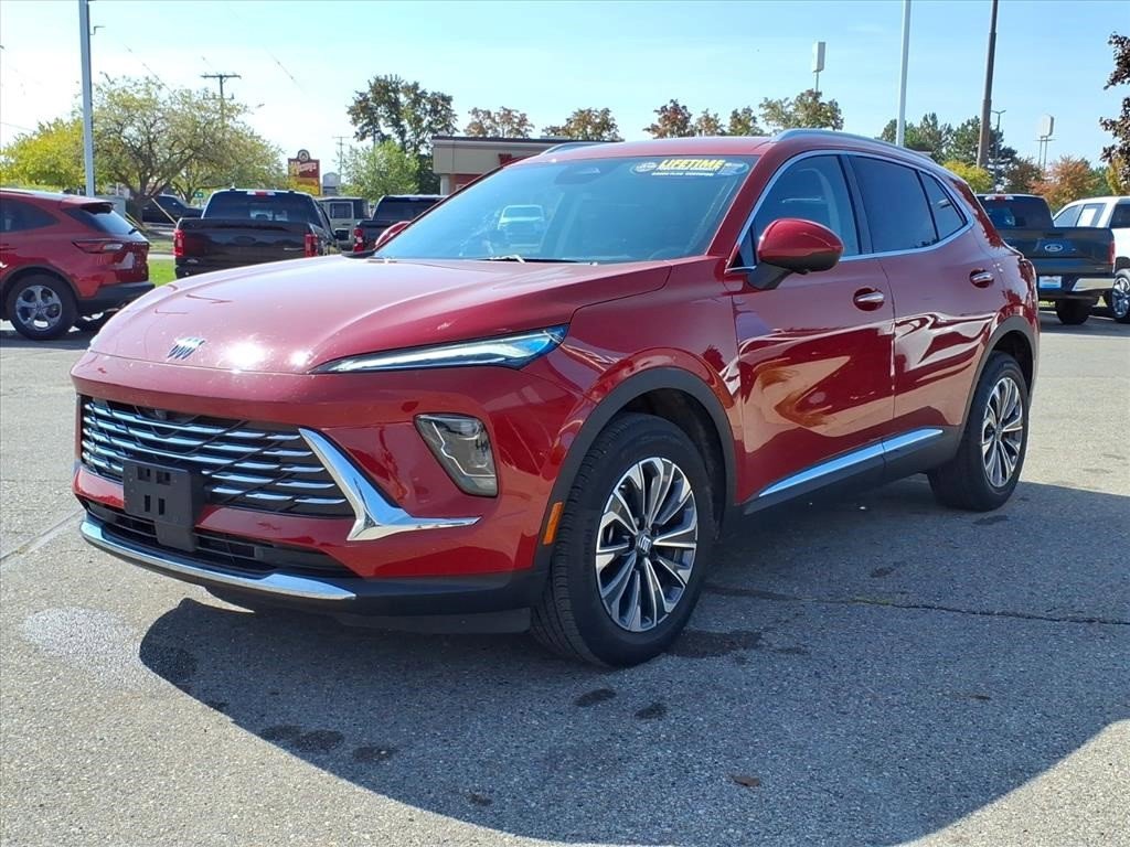 Certified 2025 Buick Envision Preferred image 3