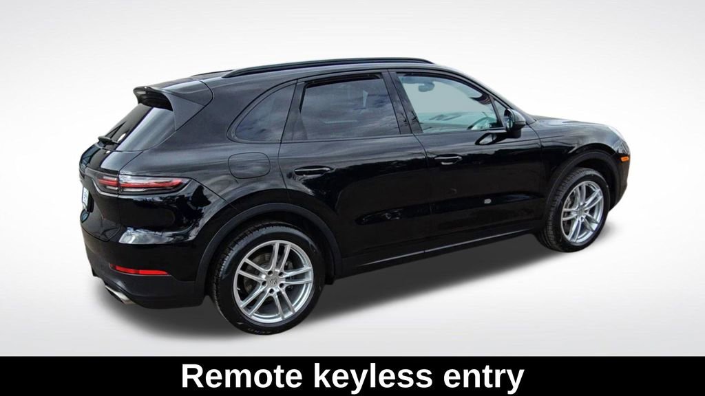 Used 2022 Porsche Cayenne AWD/4WD image 9