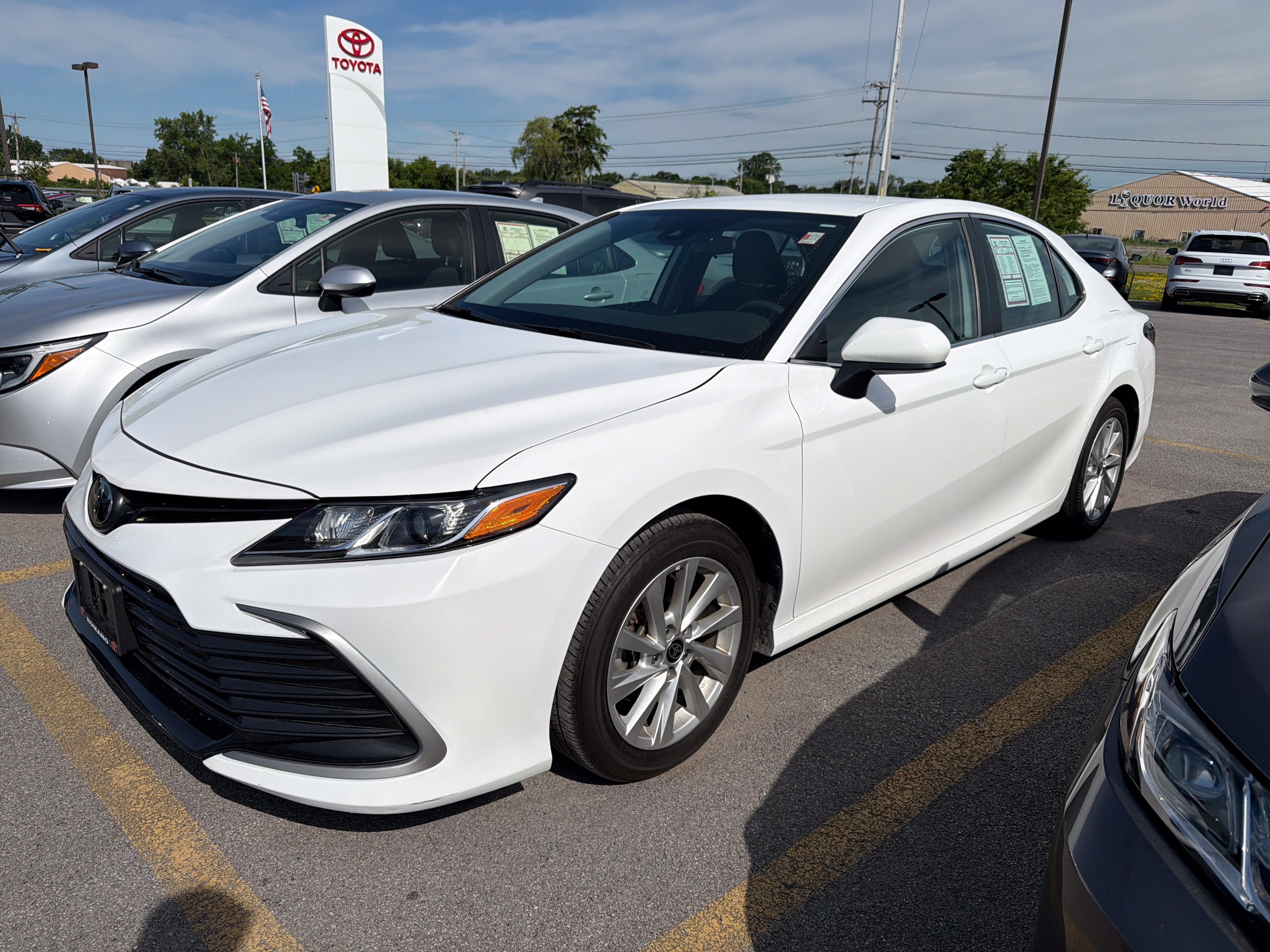 Used 2024 Toyota Camry LE FWD image 4