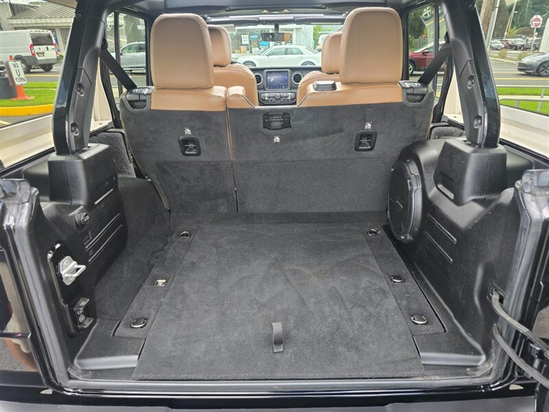 Used 2021 Jeep Wrangler Unlimited Sahara AWD/4WD image 21